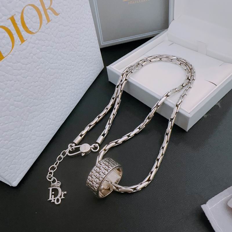 Dior Necklace 04lyr158